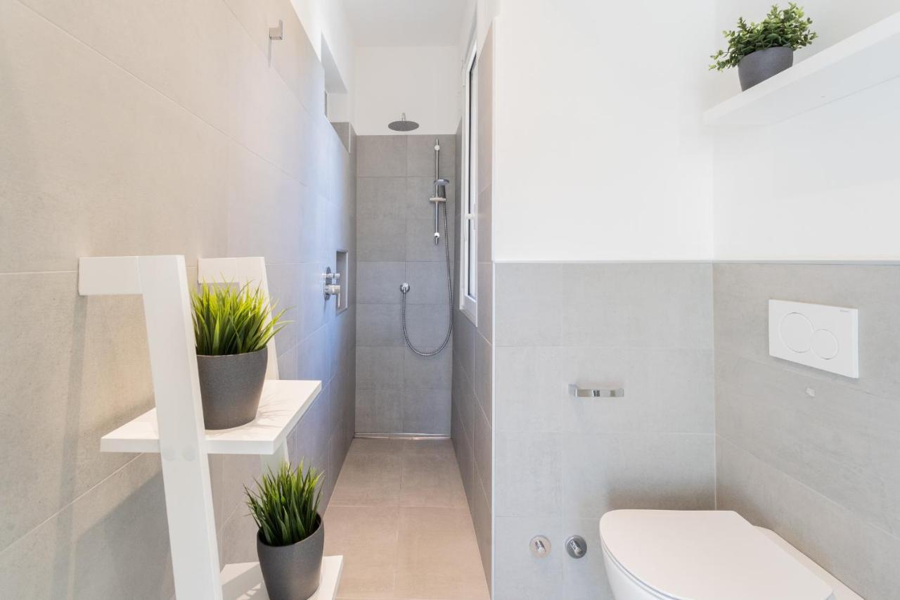 Lovely Corner In The Heart Of The Lake By Rent All Como Eksteriør bilde
