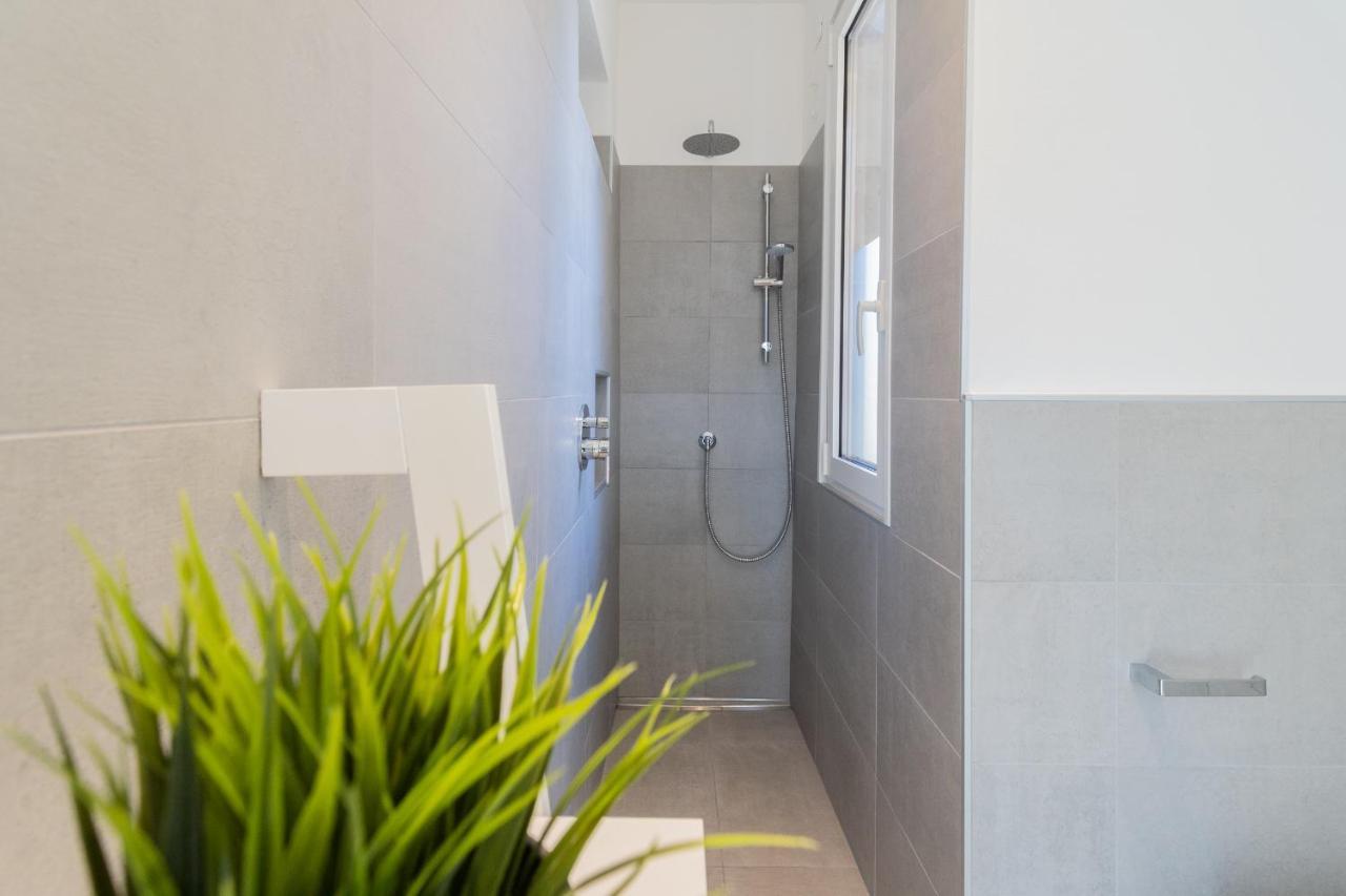 Lovely Corner In The Heart Of The Lake By Rent All Como Eksteriør bilde